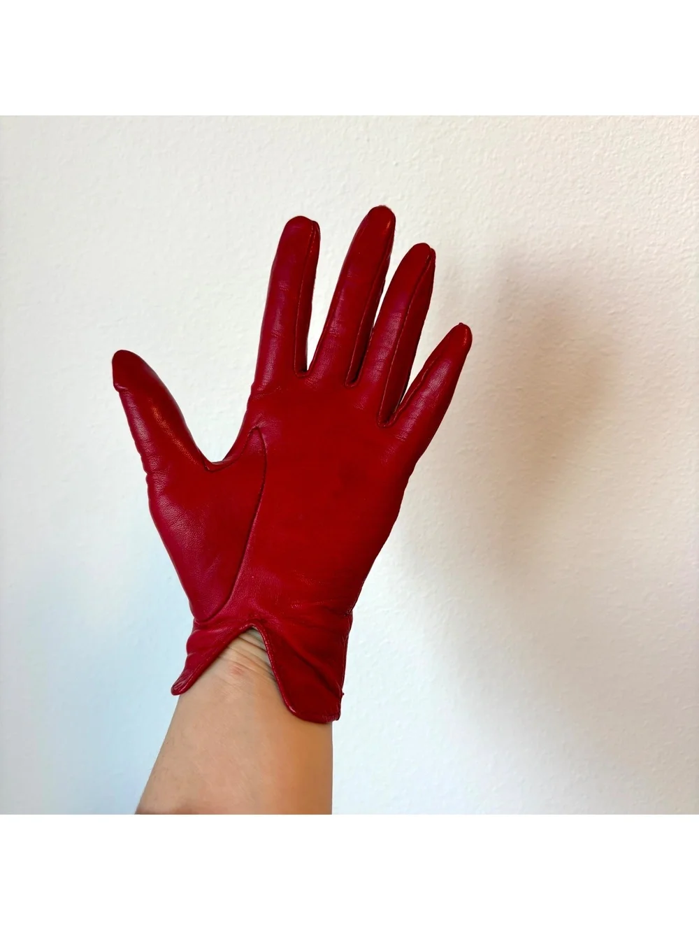 Vintage Red Genuine Leather Gloves Women’s Size 6.5 Soft Retro 1960s 1970s